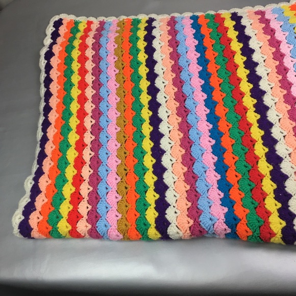 Vintage handmade knitted fan large blanket - Picture 8 of 13